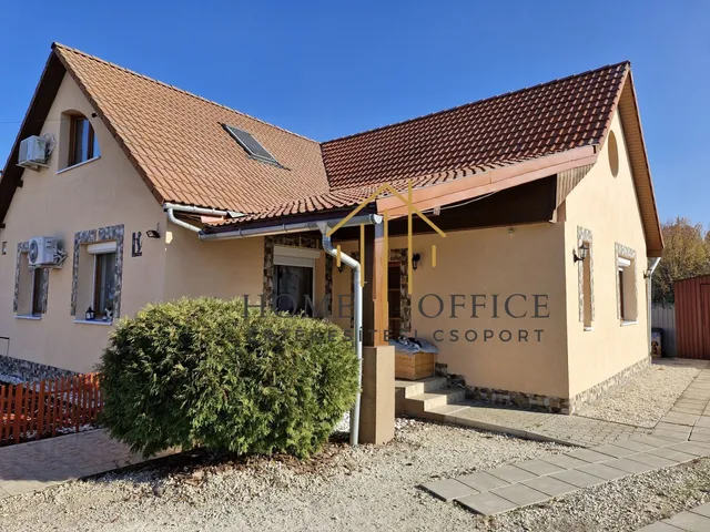 Eladó ház Tápiószele 175 nm