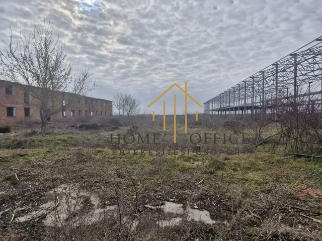 Eladó kereskedelmi és ipari ingatlan Csabaszabadi 9800 nm