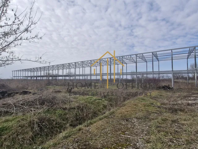 Eladó kereskedelmi és ipari ingatlan Csabaszabadi 9800 nm