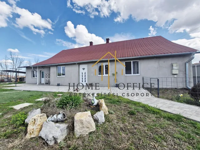 Eladó ház Tetétlen 73 nm