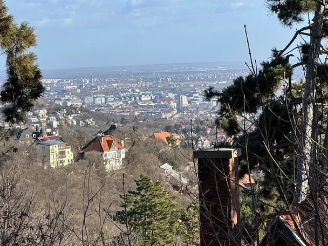 Kiadó ház Budapest XII. kerület, Csillebérc, Tatárvirág 155 nm