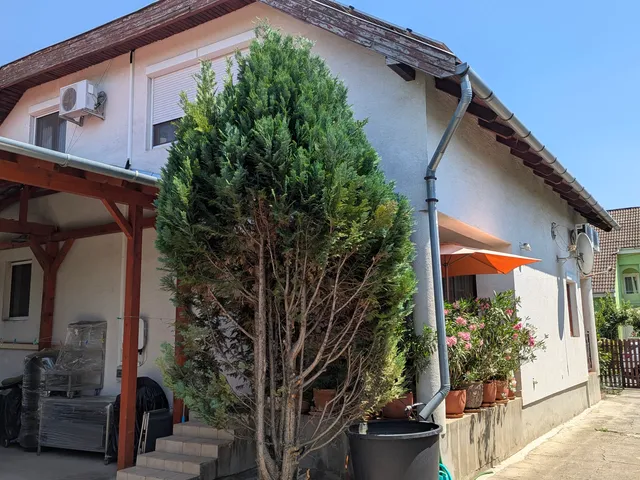 Eladó ház Tárnok 255 nm