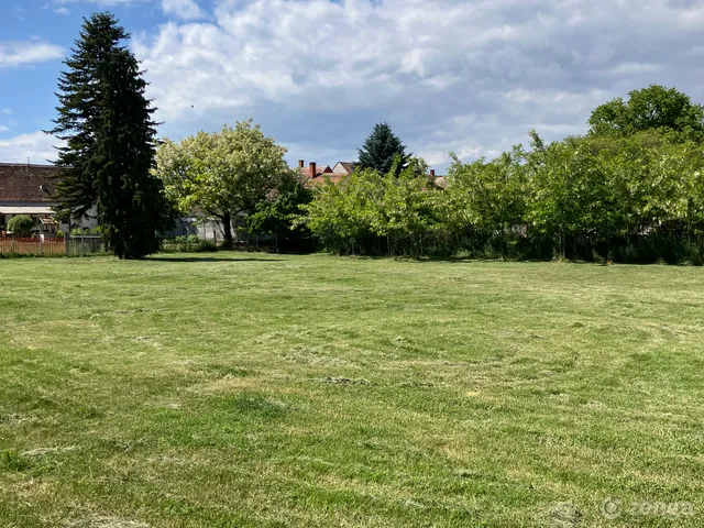 Eladó telek Rábapaty 9000 nm