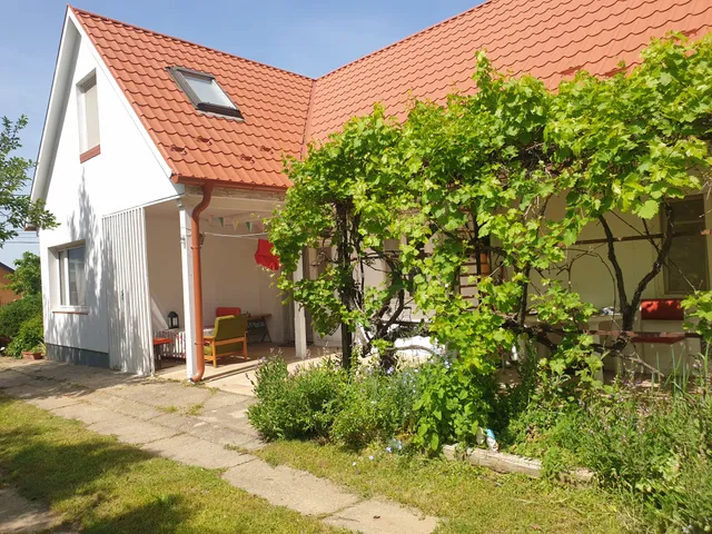 Eladó ház Balatonszárszó 140 nm