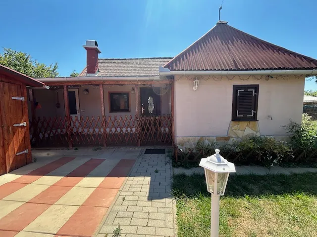 Eladó üdülő és hétvégi ház Keszthely, Kertváros 50 nm