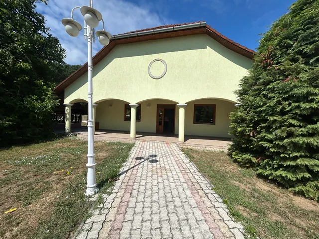Eladó kereskedelmi és ipari ingatlan Somogyaszaló 1650 nm