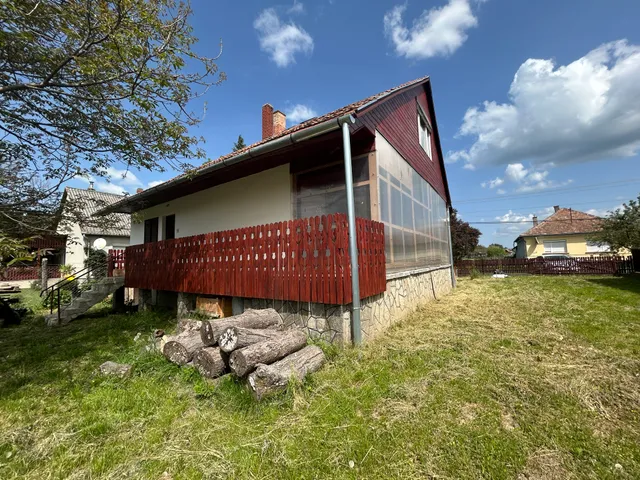 Eladó ház Mesztegnyő 260 nm