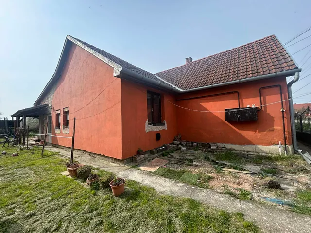 Eladó ház Hetes 90 nm