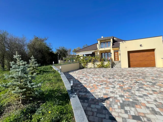 Eladó ház Cserszegtomaj 250 nm