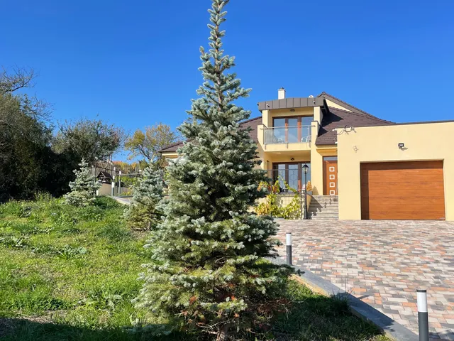 Eladó ház Cserszegtomaj 250 nm