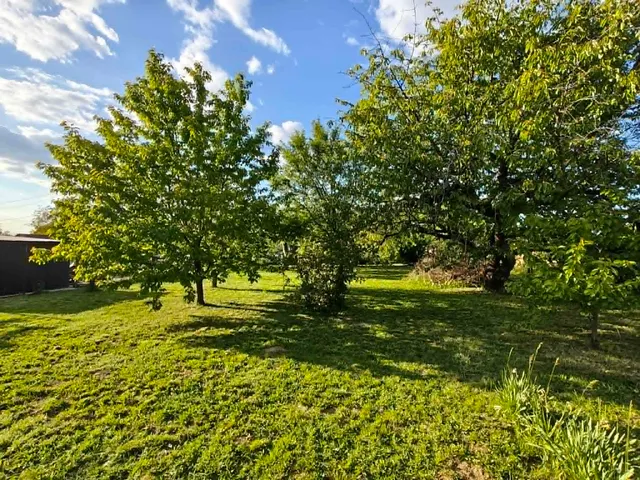 Eladó telek Kaposvár 800 nm