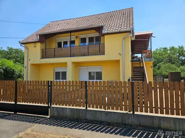 Eladó ház Debrecen, Lencztelep 220 nm