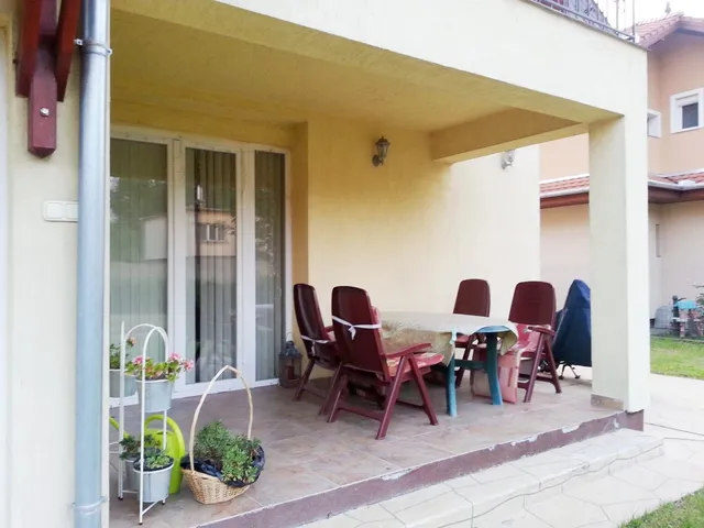 Eladó ház Budapest XVI. kerület, Rákosszentmihály 190 nm