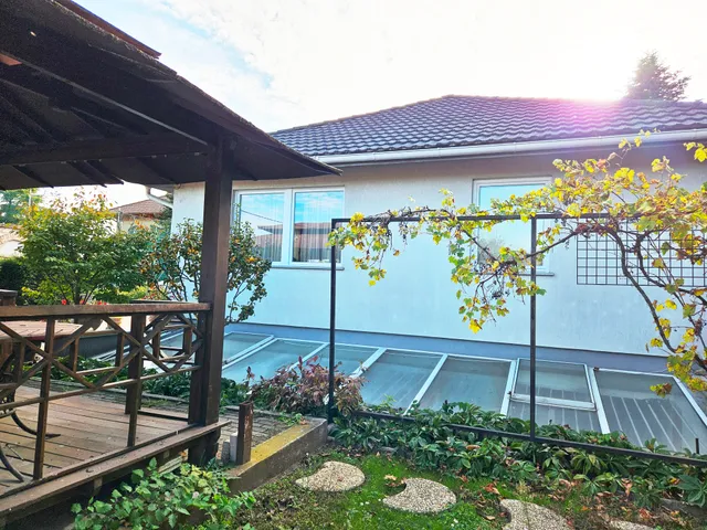 Eladó ház Budapest XVIII. kerület, Almáskert 194 nm