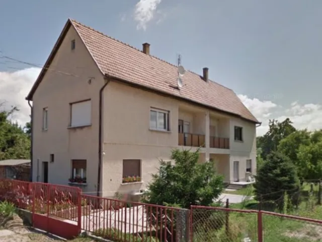Eladó lakás Csörög 200 nm