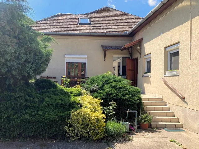 Eladó ház Algyő 143 nm