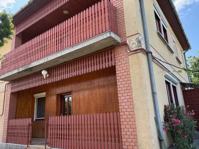 Eladó ház Sándorfalva 184 nm