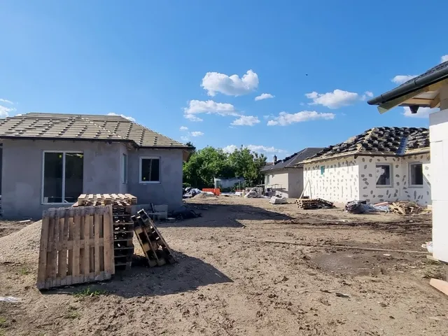 Eladó ház Bicske, Kertváros 100 nm
