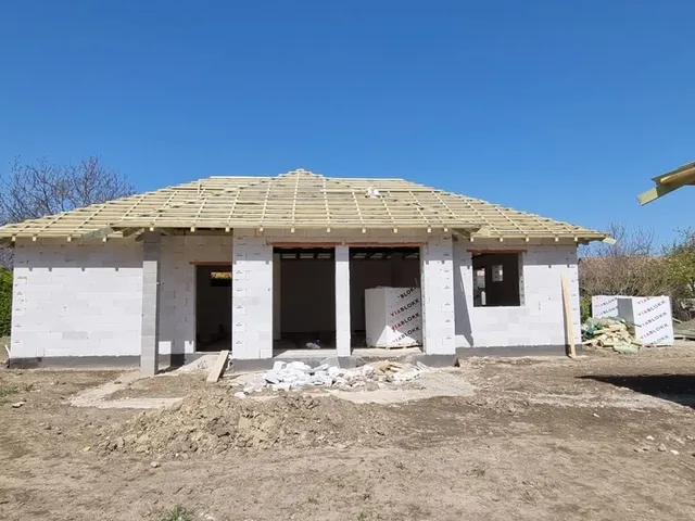 Eladó ház Bicske, Kertváros 122 nm