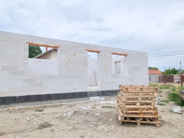 Eladó ház Bicske, Kertváros 97 nm