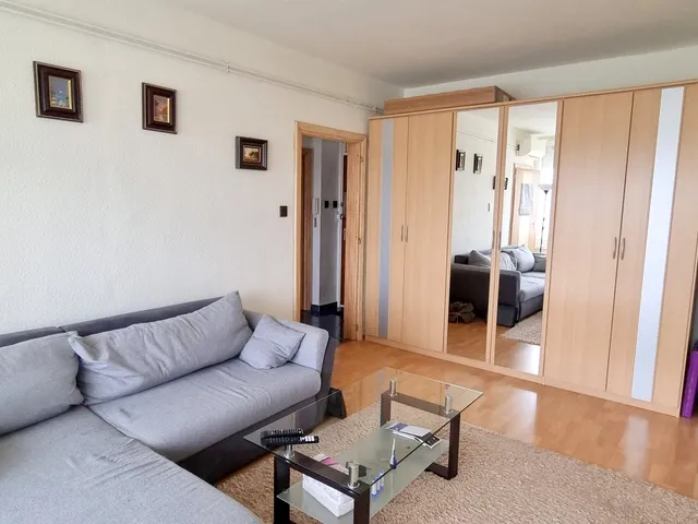 Eladó lakás Érd, béke tér 44 nm