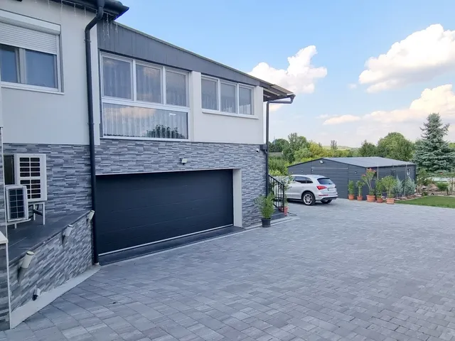 Eladó ház Bicske 310 nm