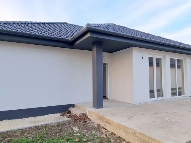 Eladó ház Bicske, Kertváros 121 nm