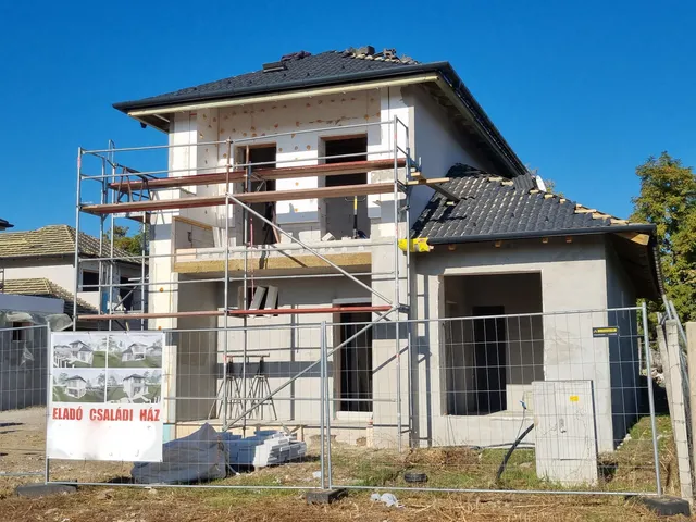 Eladó ház Bicske, Kertváros 150 nm