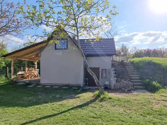 Eladó ház Zámoly, Disznóhegyi dülő 30 nm