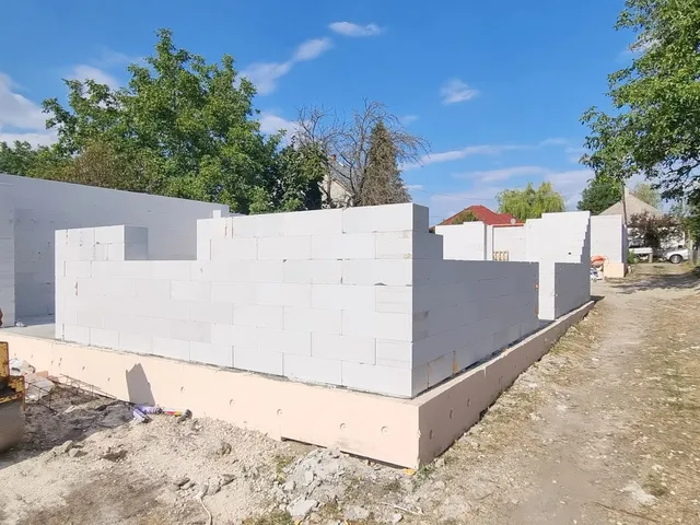 Eladó ház Bicske, Kertváros 86 nm