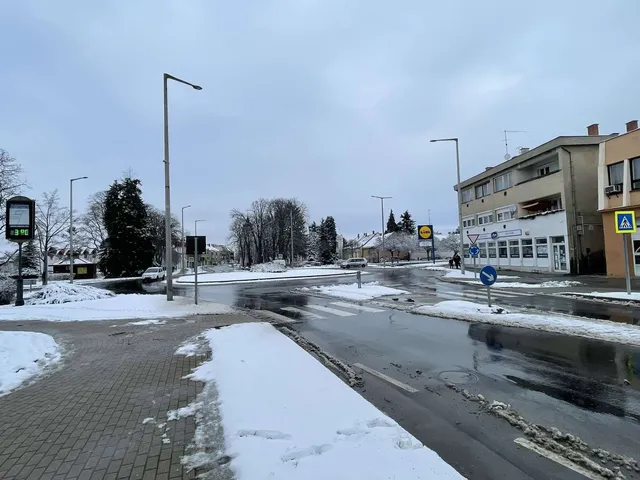 Eladó kereskedelmi és ipari ingatlan Csurgó, Széchenyi tér 155 nm