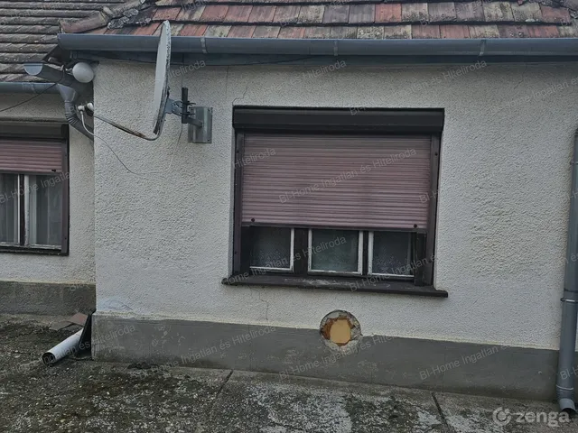 Eladó ház Naszály 96 nm