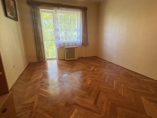 Eladó lakás Veszprém, Csermák A. u. 35 nm