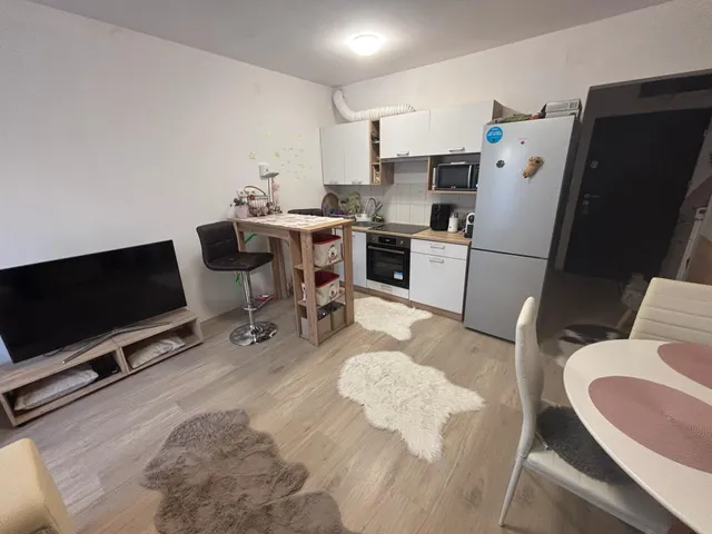 Eladó lakás Komárom 28 nm