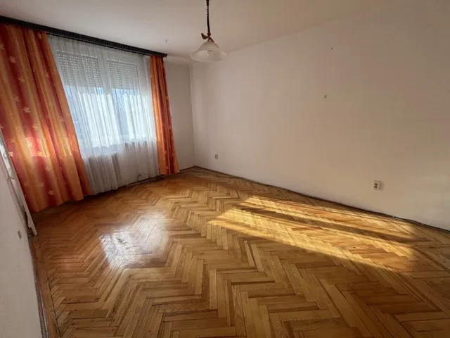 Eladó lakás Tatabánya, Sárberki lakótelep 50 nm