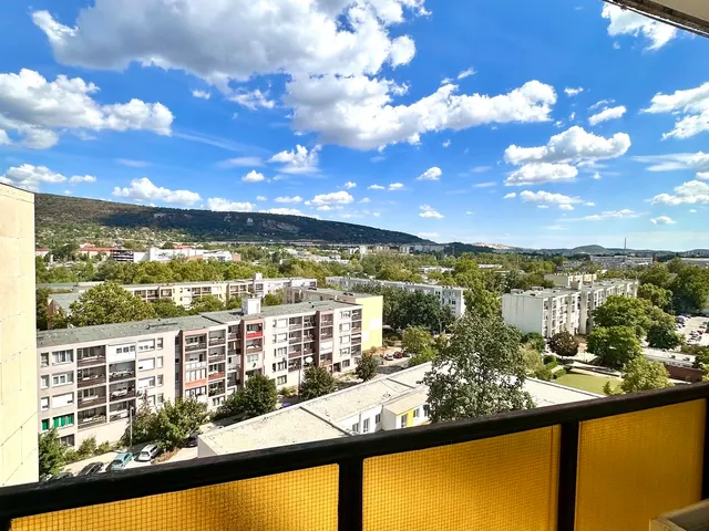 Eladó lakás Tatabánya, Dózsakert 53 nm