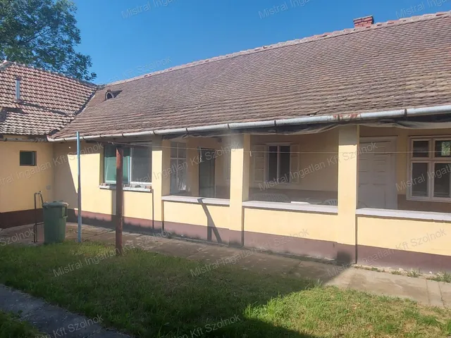 Eladó ház Tiszapüspöki 120 nm