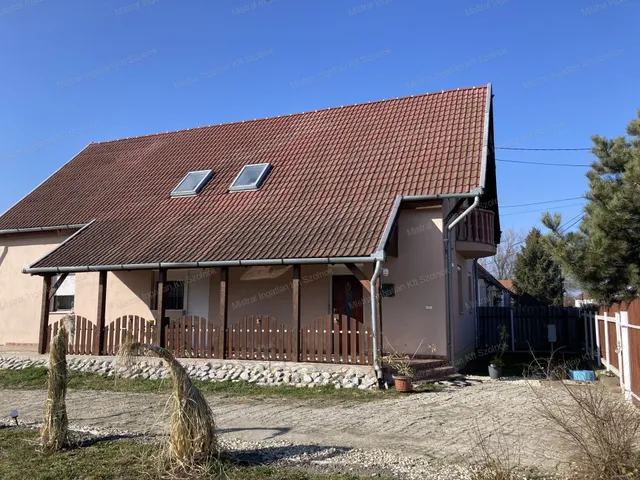Eladó ház Kőtelek 198 nm