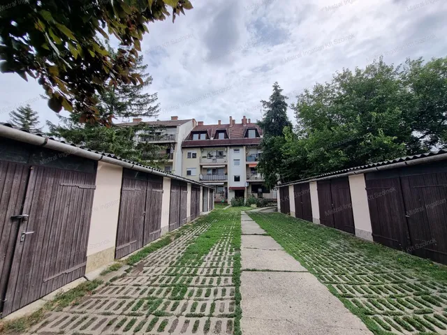 Eladó lakás Szolnok, Belváros 30 nm