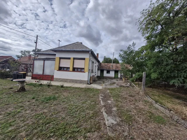 Eladó ház Rákóczifalva 74 nm