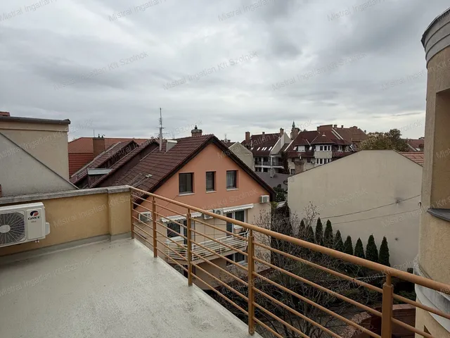 Eladó lakás Szolnok, Belváros 71 nm