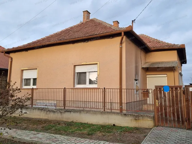 Eladó ház Tiszapüspöki 140 nm