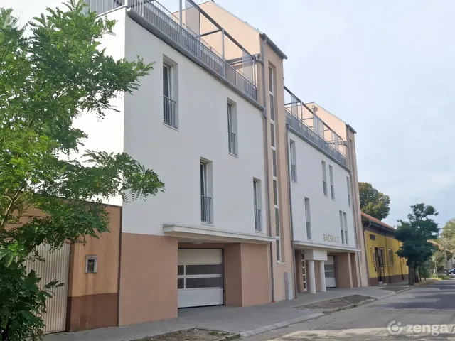 Eladó lakás Budapest XV. kerület, Újpalota 32 nm