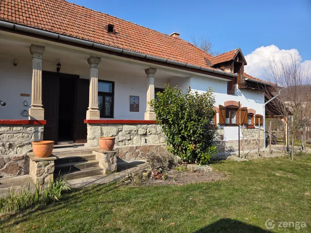 Eladó ház Szomolya 200 nm