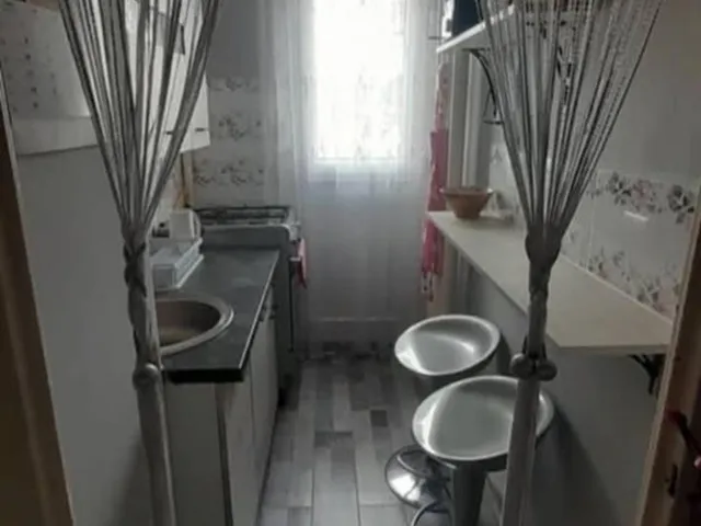 Eladó lakás Pécs, Kertváros, Krisztina Tér 35 nm