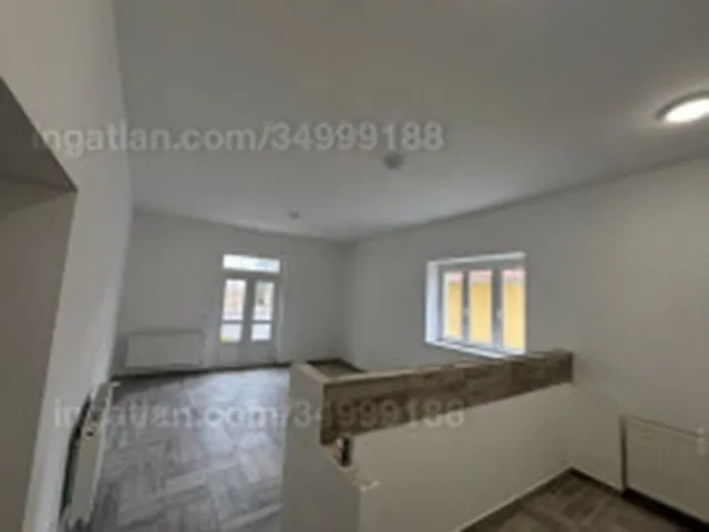 Eladó ház Pócsa 181 nm