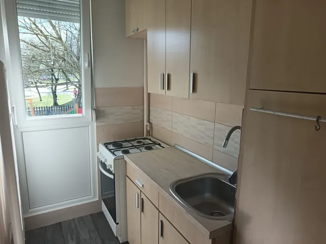 Eladó lakás Pécs, Kertváros 35 nm