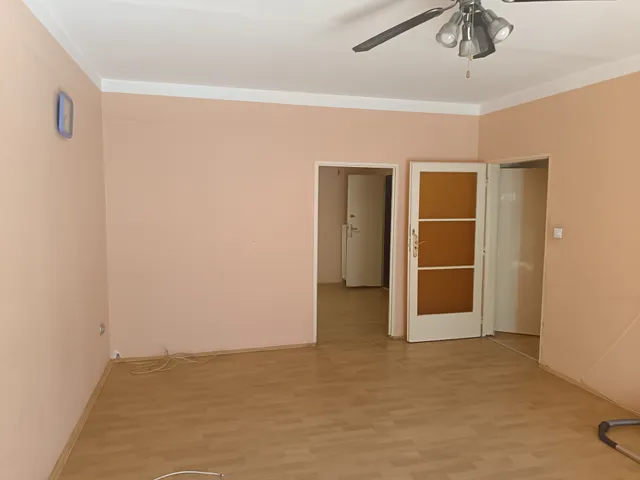 Kiadó lakás Pécs, Egyetemváros, Építők útja 54 nm