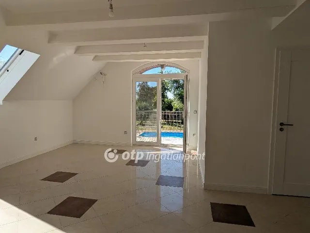 Eladó lakás Velence 68 nm
