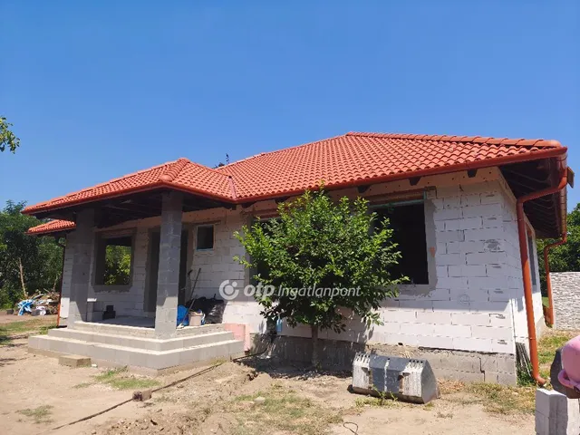 Eladó ház Besnyő 115 nm